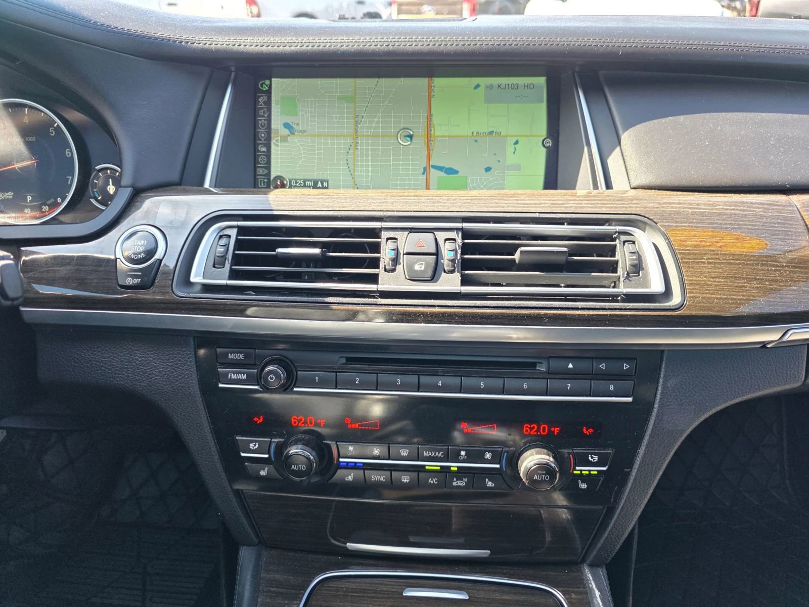 Used 2014 BMW 750Li xDrive AWD/4WD image 17
