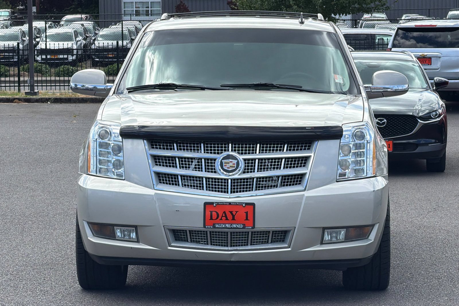Used 2013 Cadillac Escalade ESV Platinum AWD/4WD image 10