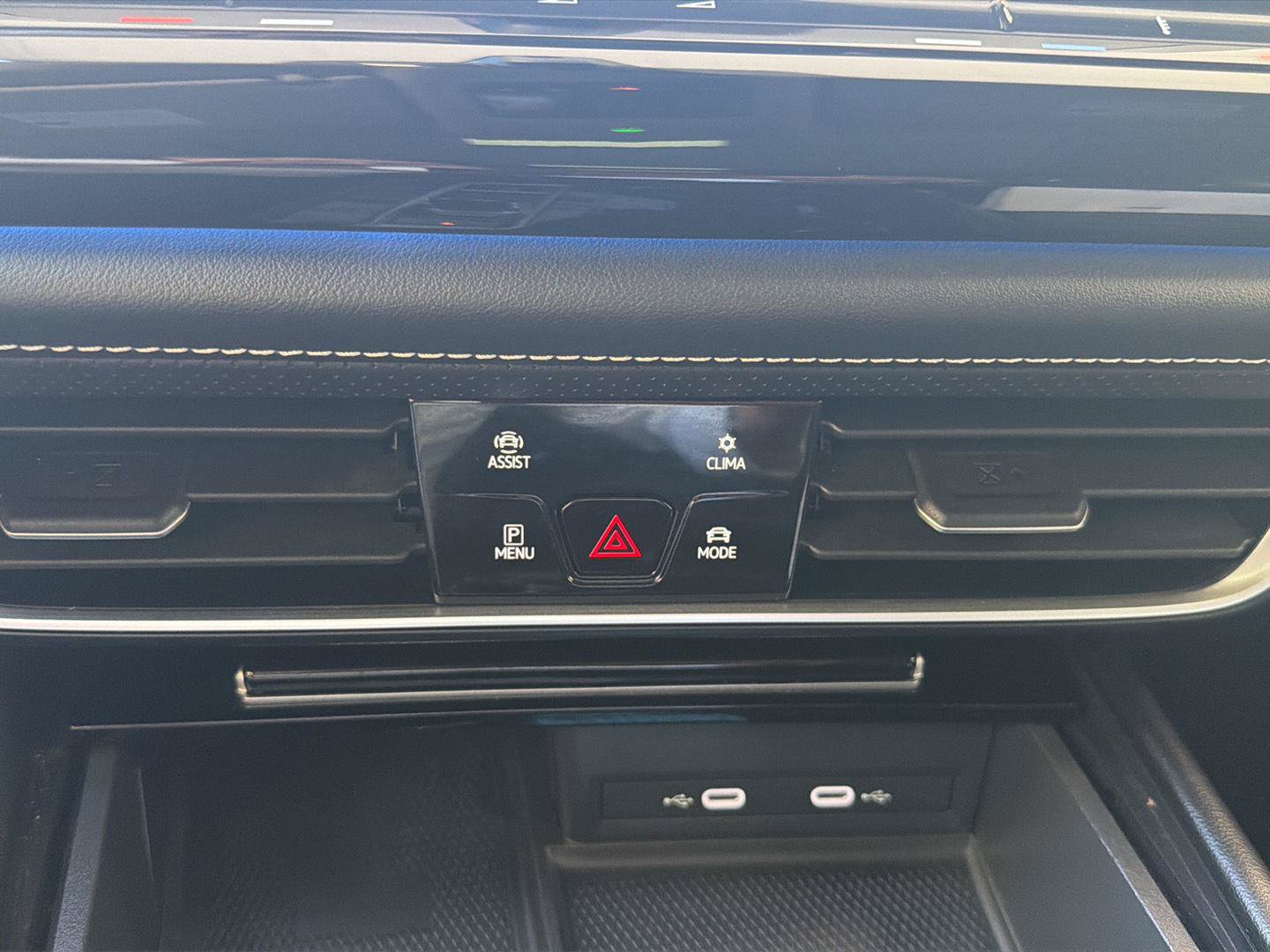 Certified 2024 Volkswagen Atlas SEL AWD/4WD image 22