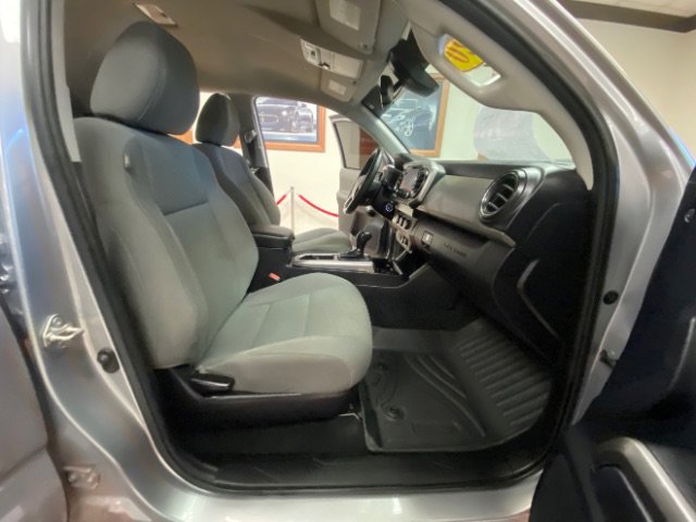 Used 2020 Toyota Tacoma SR5 RWD image 19
