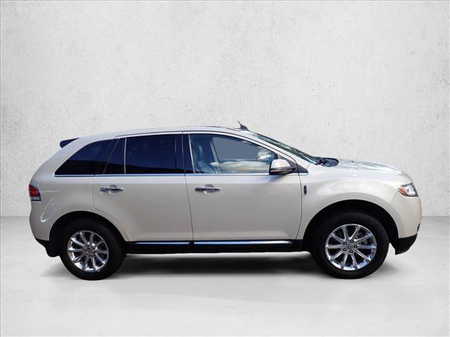 Used 2015 Lincoln MKX AWD w/ Equipment Group 102A image 5