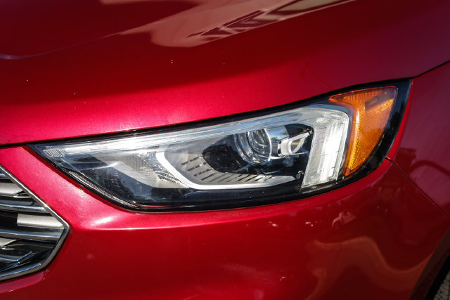 Used 2020 Ford Edge Titanium AWD/4WD image 11