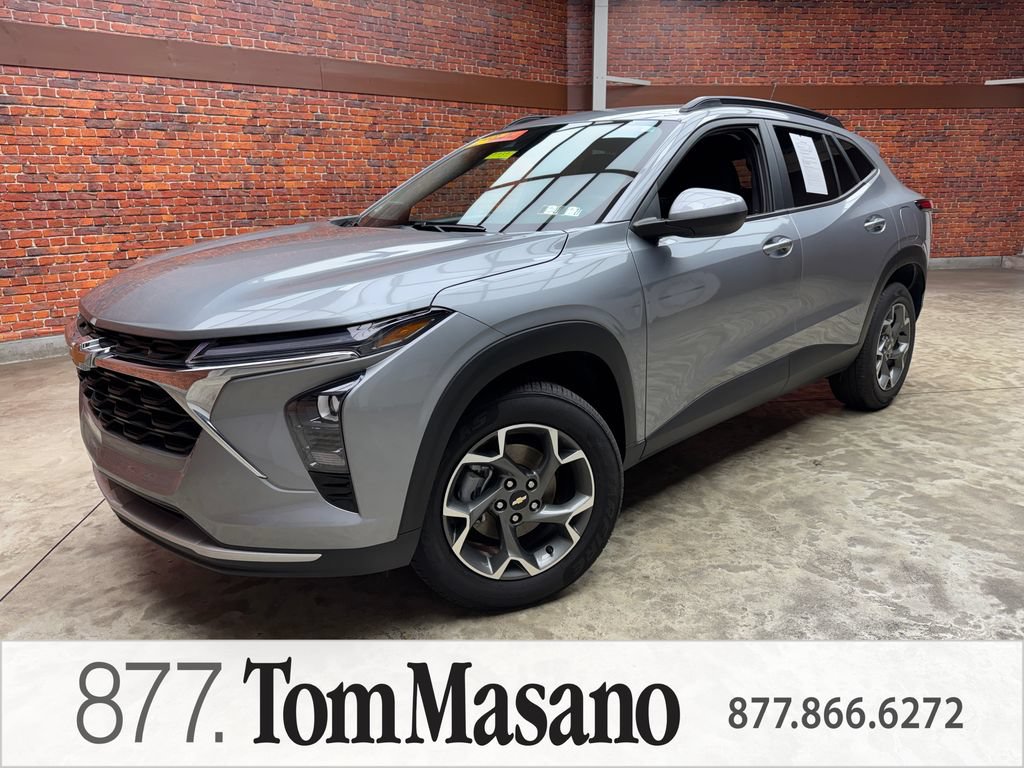Used 2025 Chevrolet Trax LT w/ Driver Confidence Package