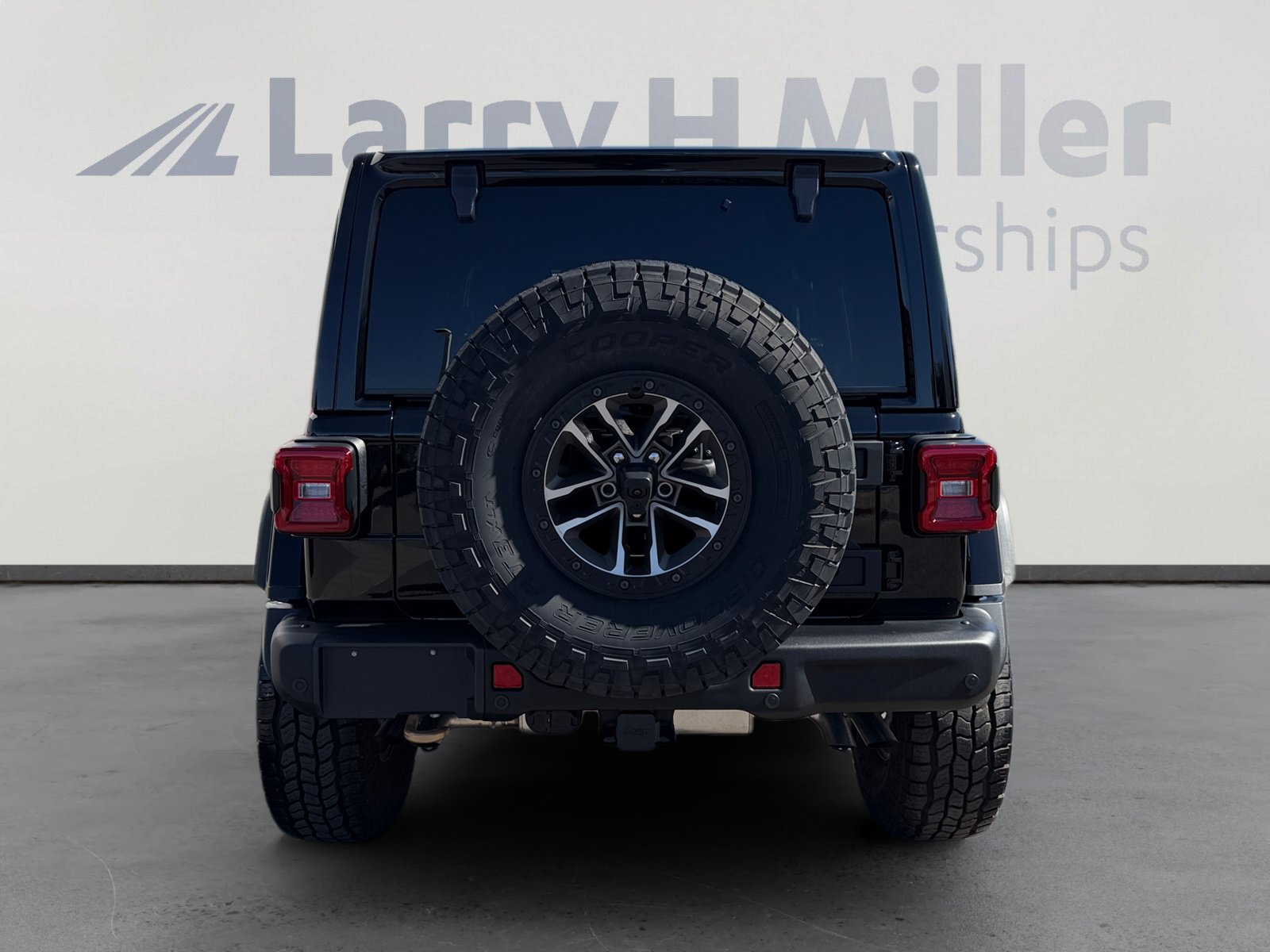 Used 2024 Jeep Wrangler Unlimited Rubicon 392 AWD/4WD image 4