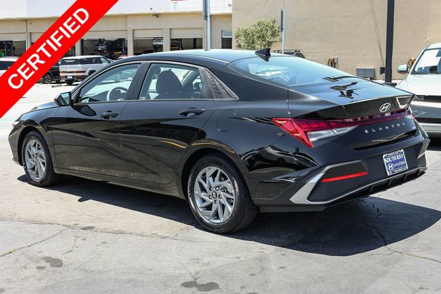 Certified 2025 Hyundai Elantra Hybrid FWD image 4