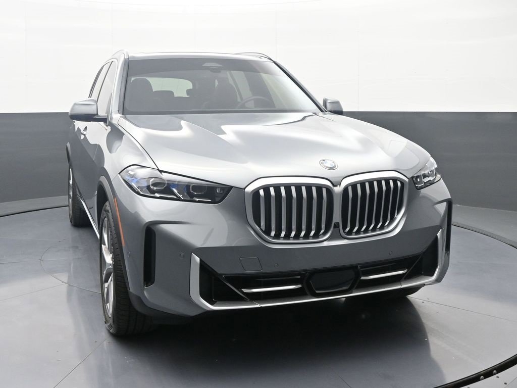 Used 2024 BMW X5 xDrive40i w/ Premium Package image 2