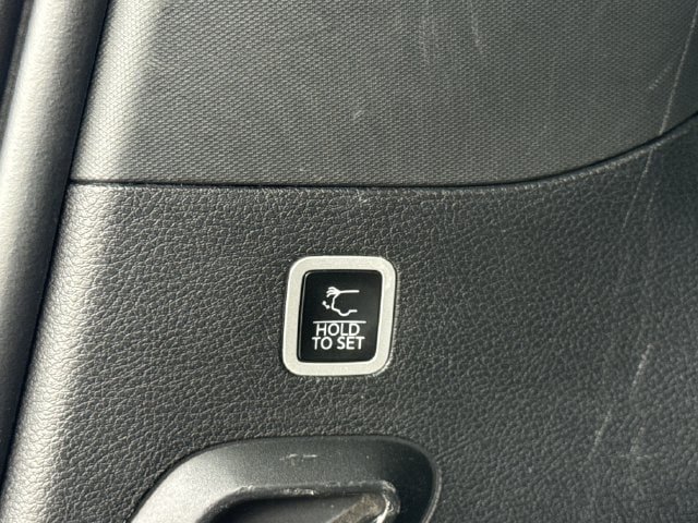 Used 2024 Jeep Wagoneer Series II w/ Flexible Seating Group RWD image 35