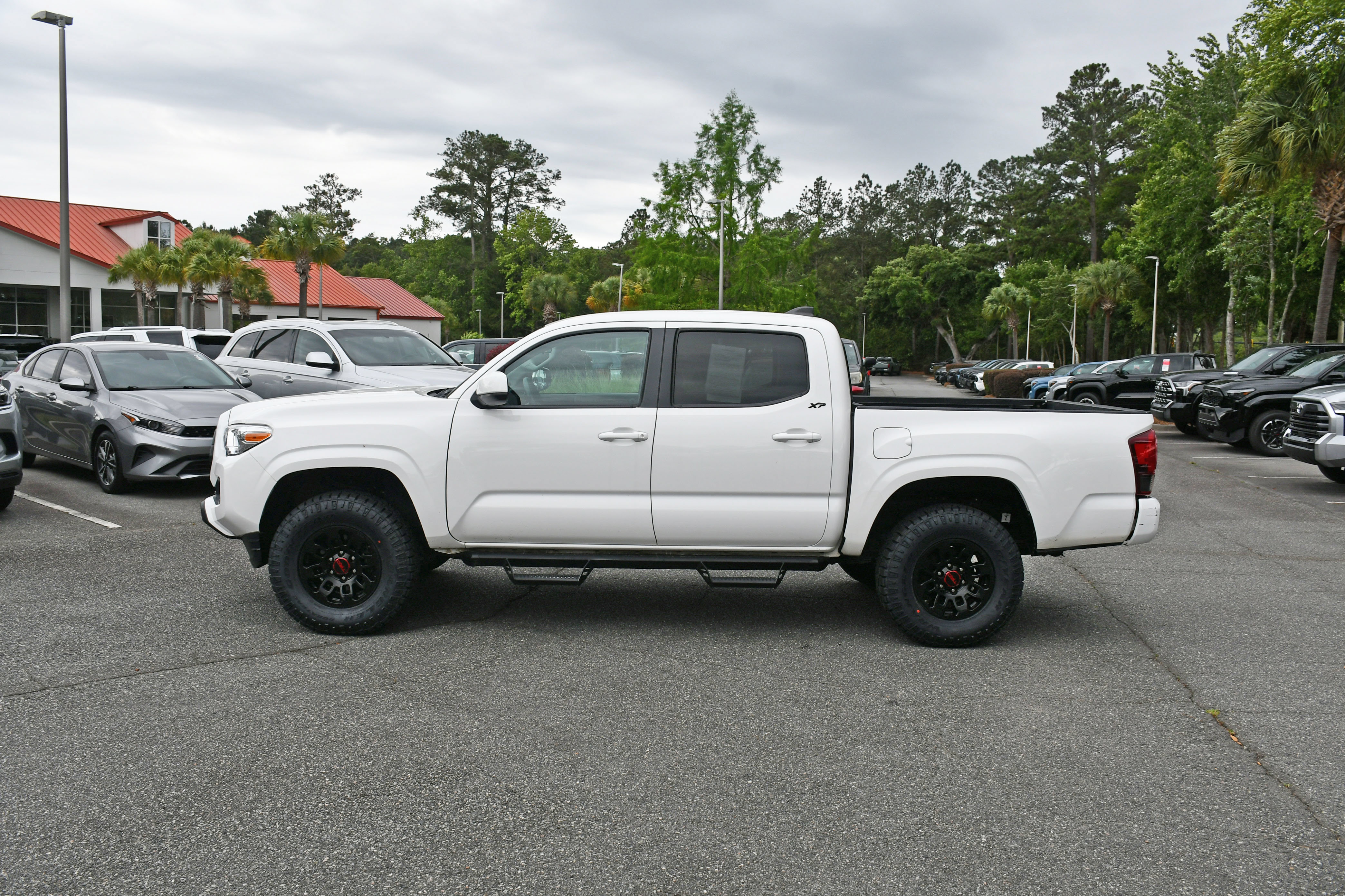 Certified 2022 Toyota Tacoma SR w/ SR Convenience Package RWD image 2