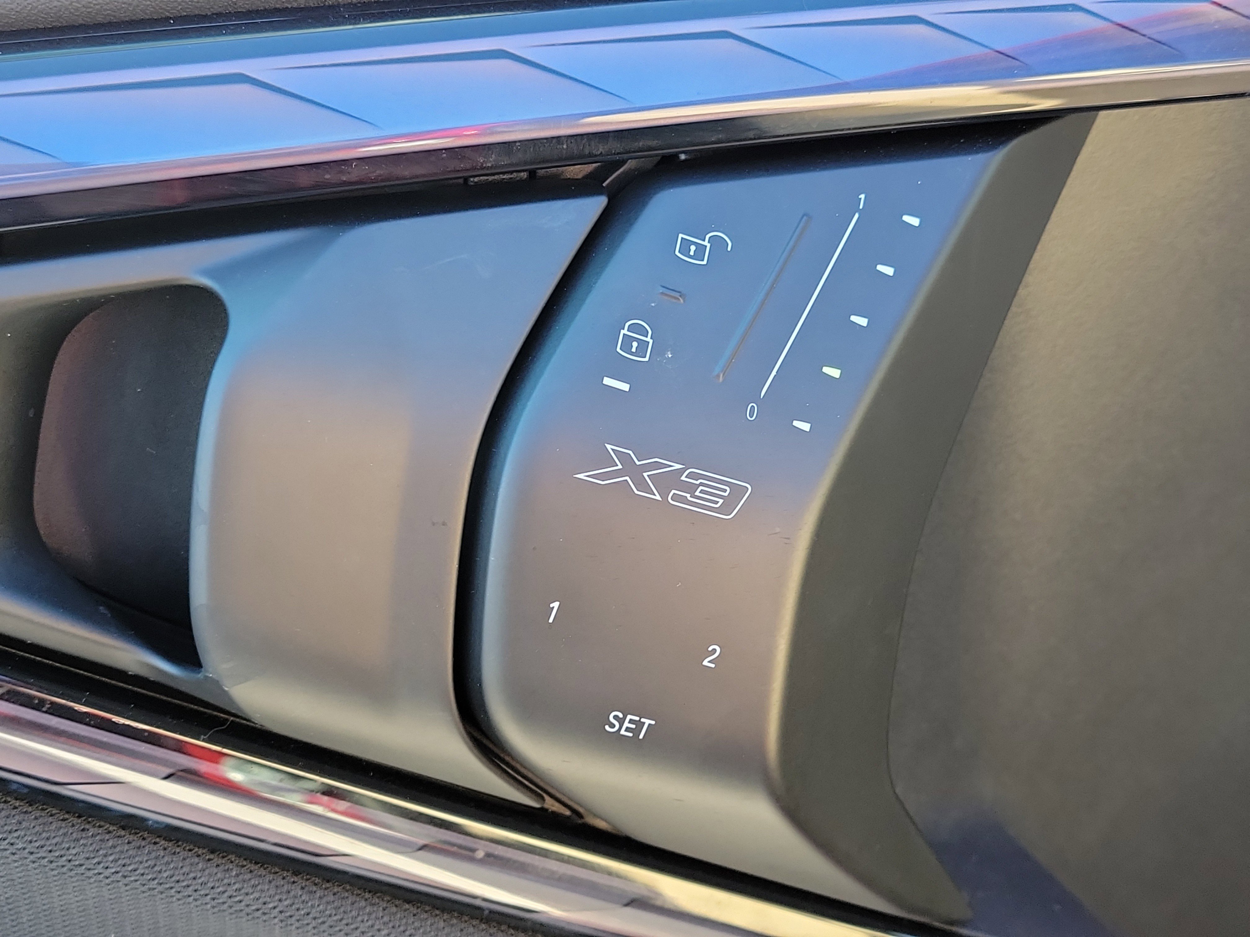 Used 2025 BMW X3 xDrive30i w/ Convenience Package image 19