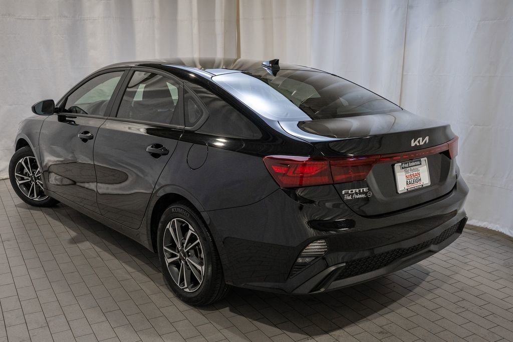Used 2024 Kia Forte LXS image 3