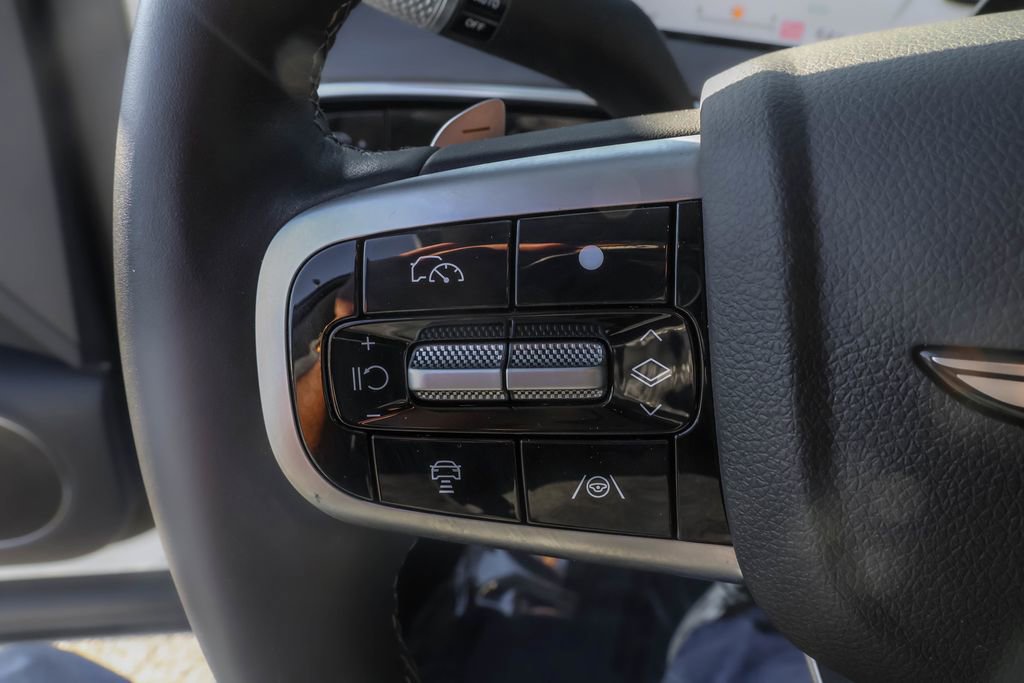 Used 2026 Genesis GV70 2.5T Select image 25