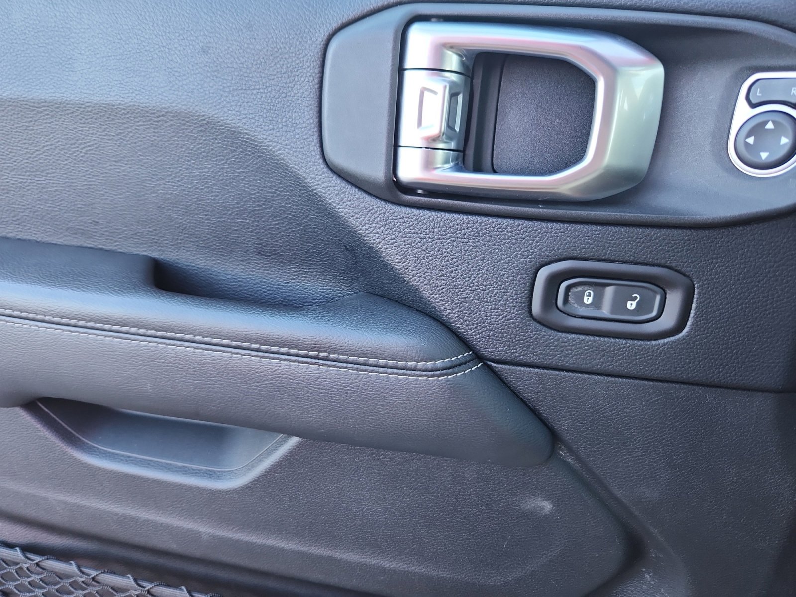 Used 2019 Jeep Wrangler Unlimited Sahara w/ Quick Order Package 24M Moab image 14