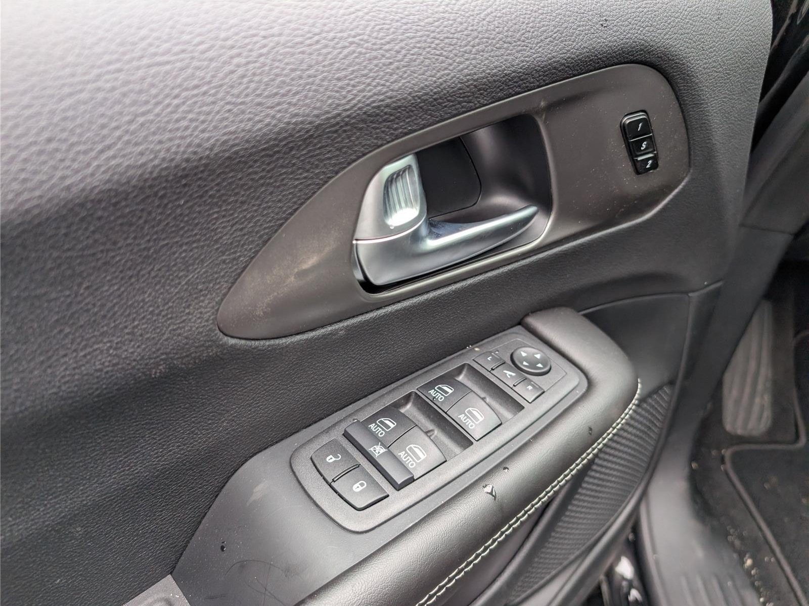 New 2027 Chrysler Pacifica Limited FWD image 18