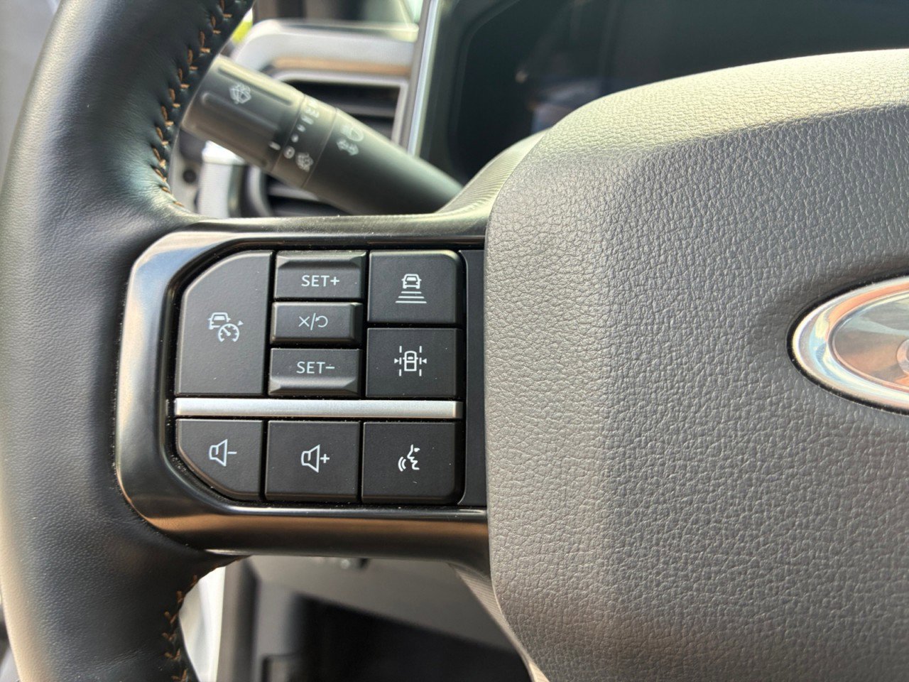 Used 2024 Ford F450 Platinum w/ FX4 Off-Road Package AWD/4WD image 15