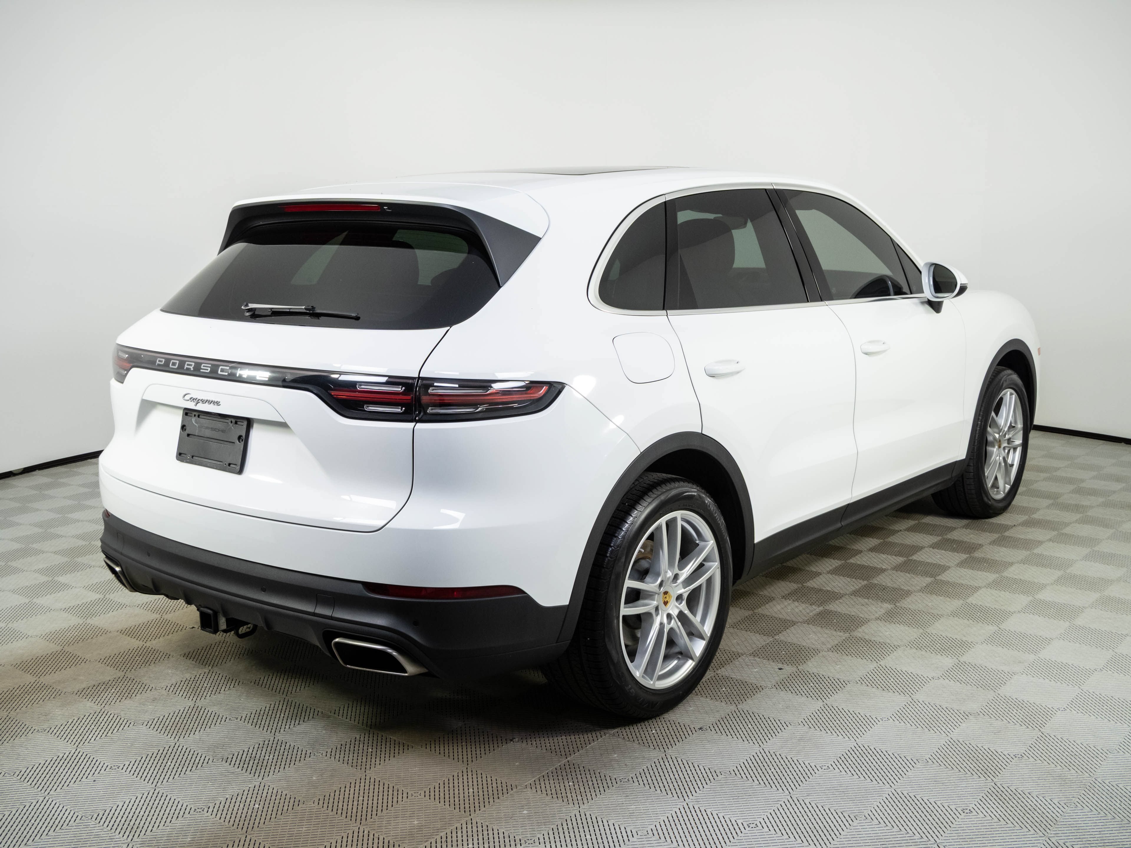 Certified 2023 Porsche Cayenne AWD/4WD image 28