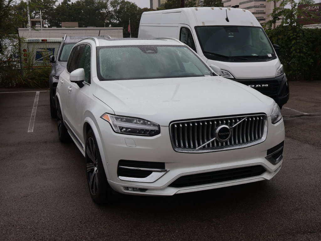 Used 2023 Volvo XC90 B6 Ultimate w/ Lounge Package AWD/4WD image 4