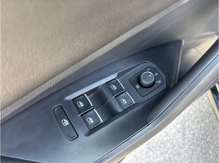 Used 2022 Volkswagen Jetta Sport image 16