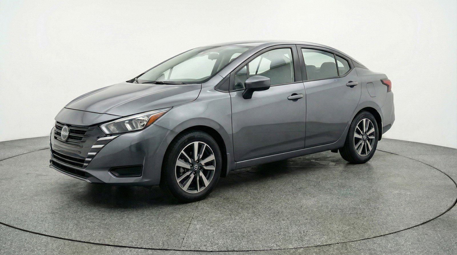 Used 2025 Nissan Versa SV image 3