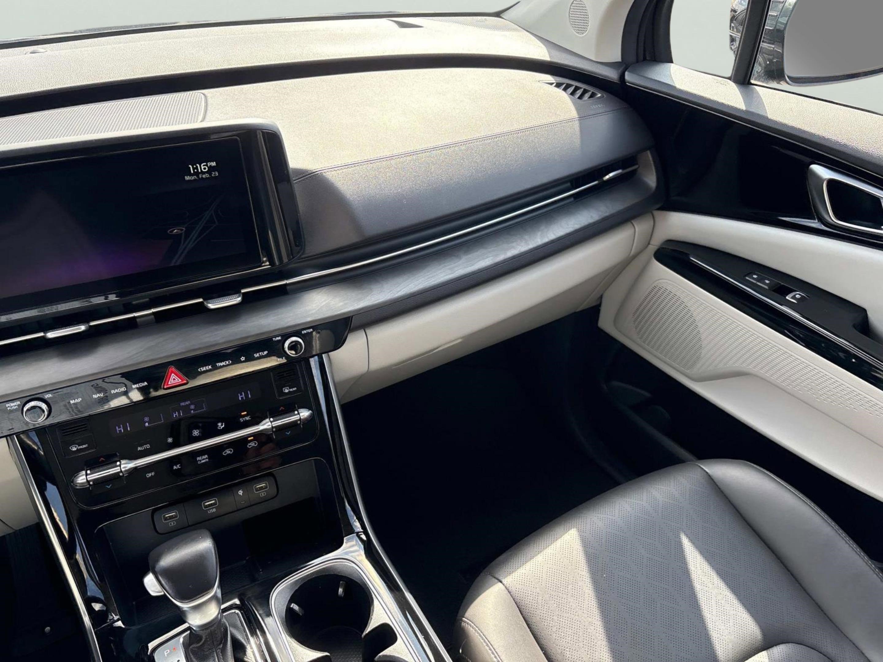 Used 2022 Kia Carnival SX image 13