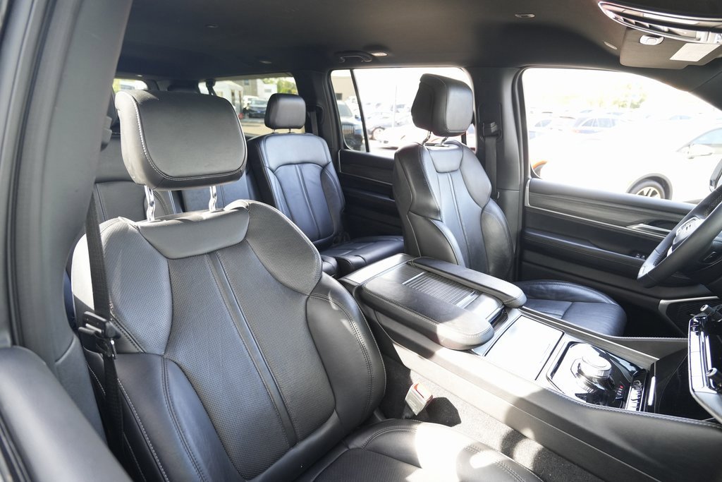 Used 2023 Jeep Wagoneer L Series II image 26