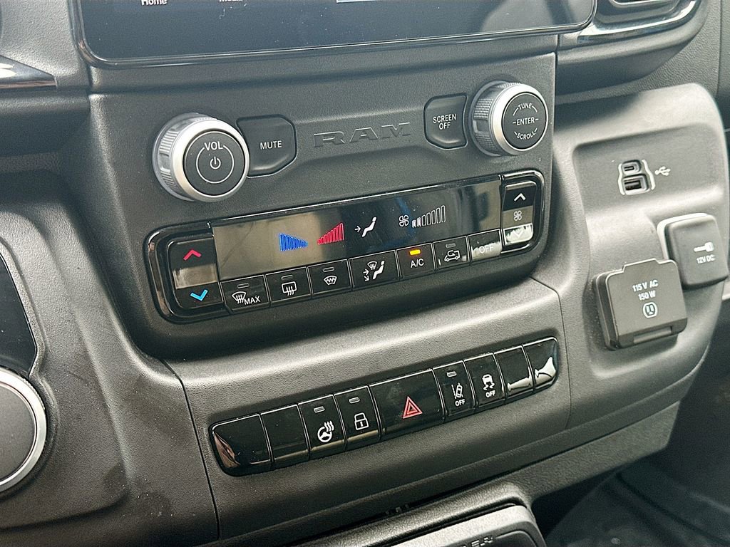 Used 2024 RAM ProMaster 3500 w/ Delivery Van Package image 18