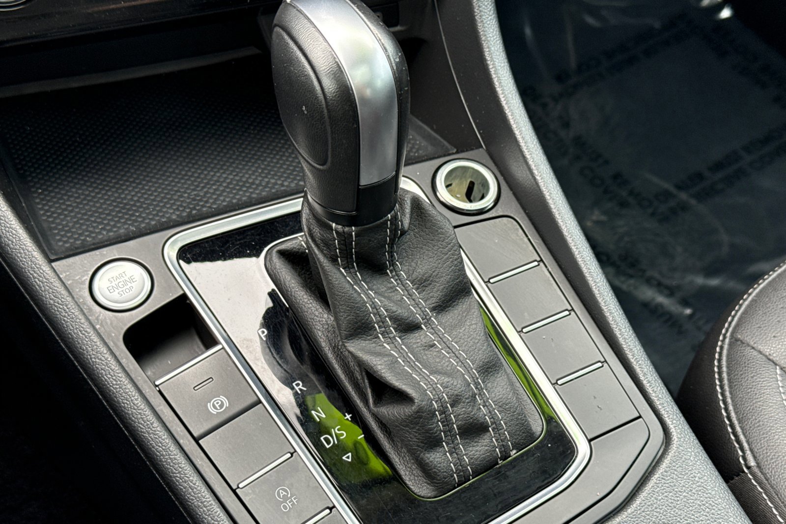 Used 2021 Volkswagen Jetta SE w/ SE Cold Weather Package image 20