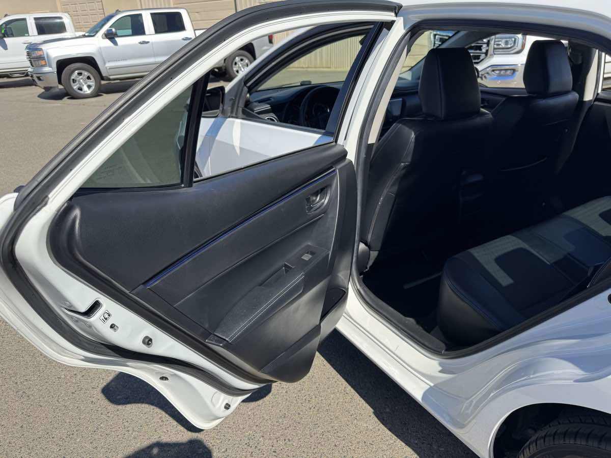 Used 2019 Toyota Corolla SE image 19