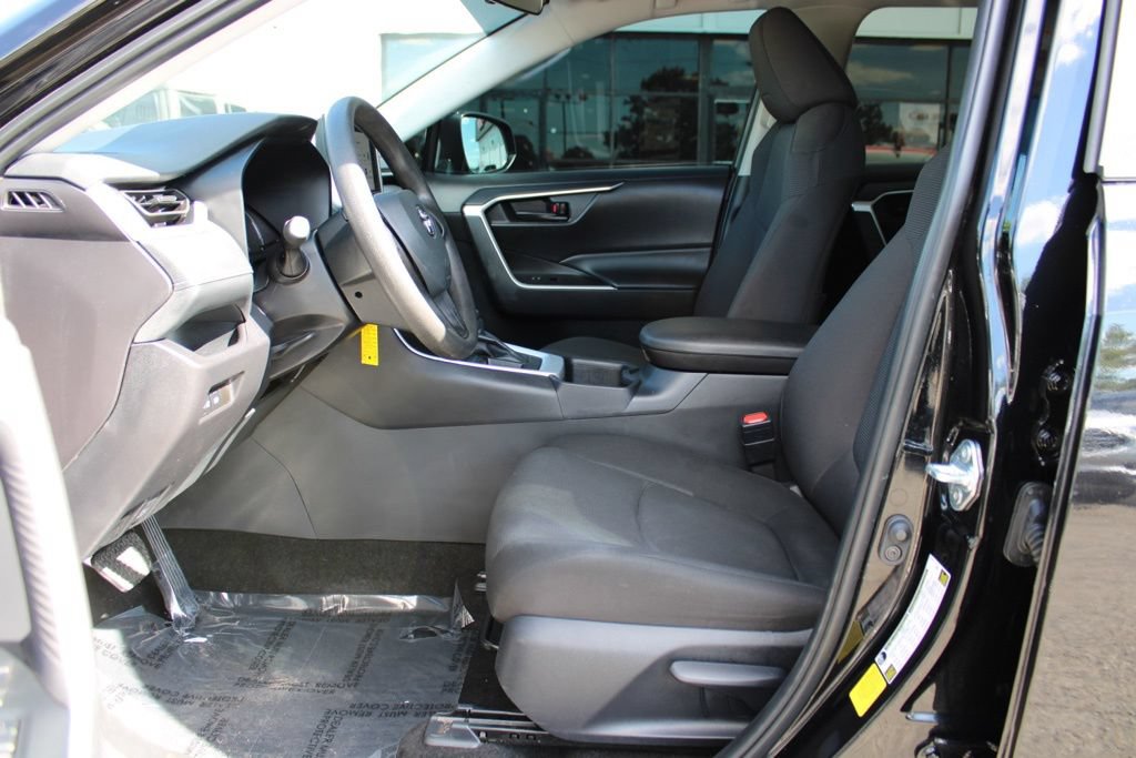 Used 2025 Toyota RAV4 LE FWD image 9
