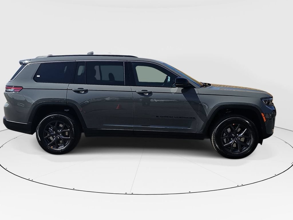 New 2027 Jeep Grand Cherokee L 4WD image 2