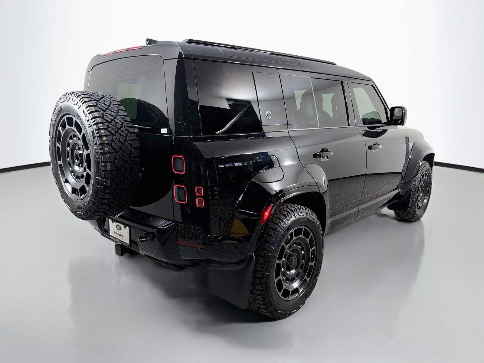 New 2026 Land Rover Defender 110 OCTA AWD/4WD image 5