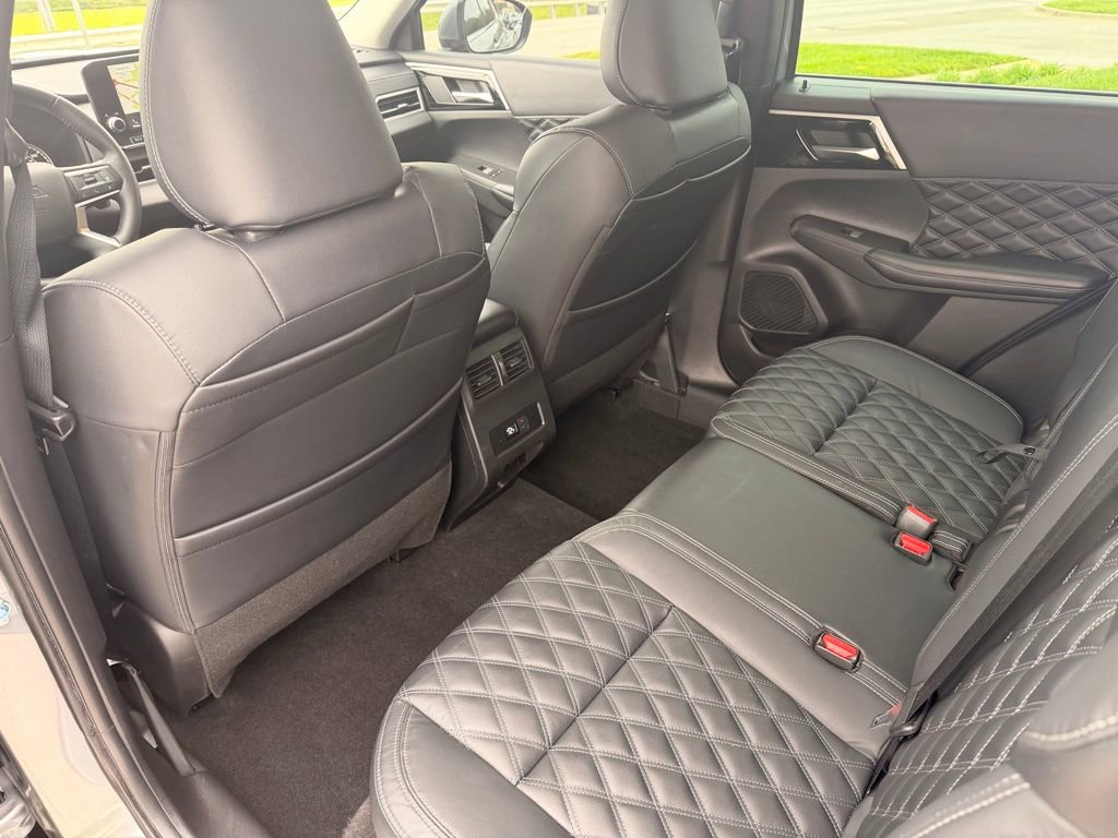 Used 2022 Mitsubishi Outlander SEL AWD/4WD image 31