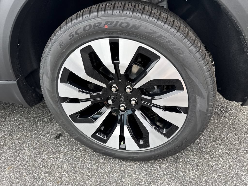 New 2026 Ford Explorer Platinum w/ LUX Leather Package AWD/4WD image 19