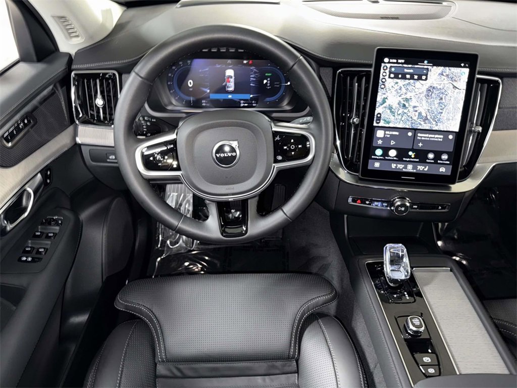 Used 2025 Volvo XC90 T8 Plus image 4