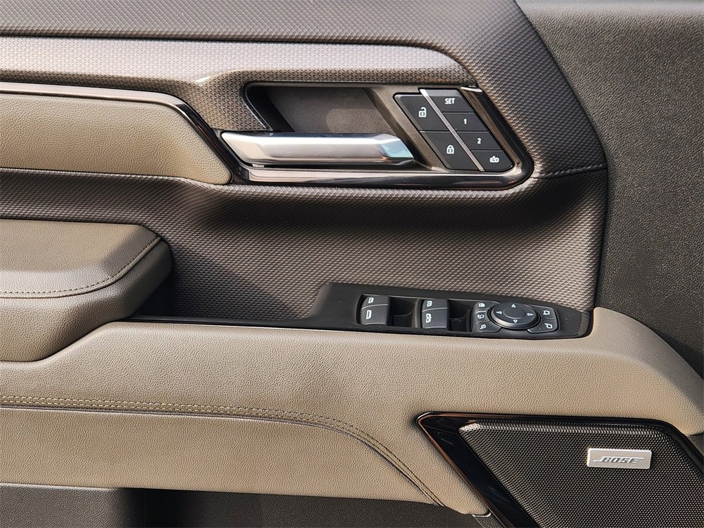 Used 2024 Chevrolet Silverado 2500 ZR2 w/ Technology Package image 23