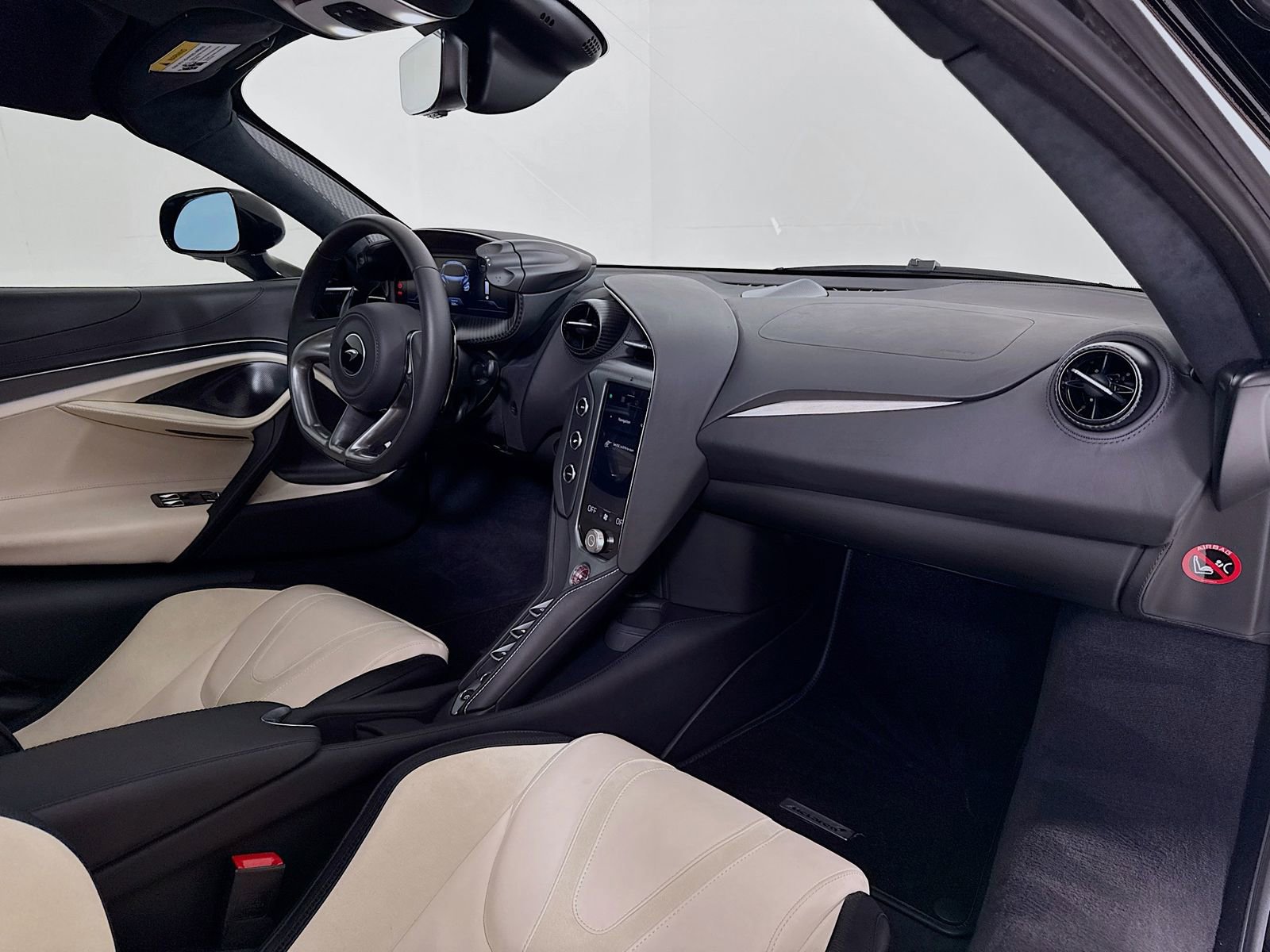 Used 2024 McLaren 750S image 22