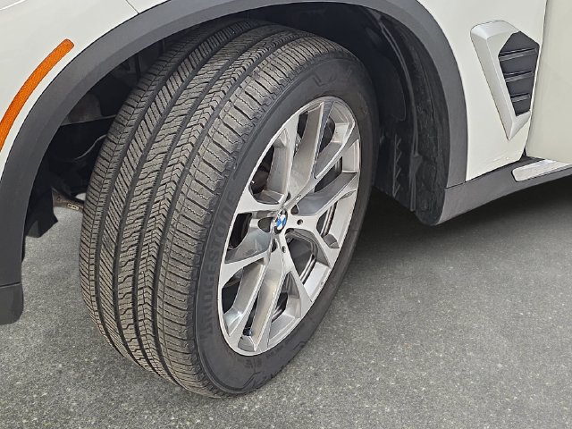 Certified 2024 BMW X5 xDrive40i w/ Premium Package AWD/4WD image 29