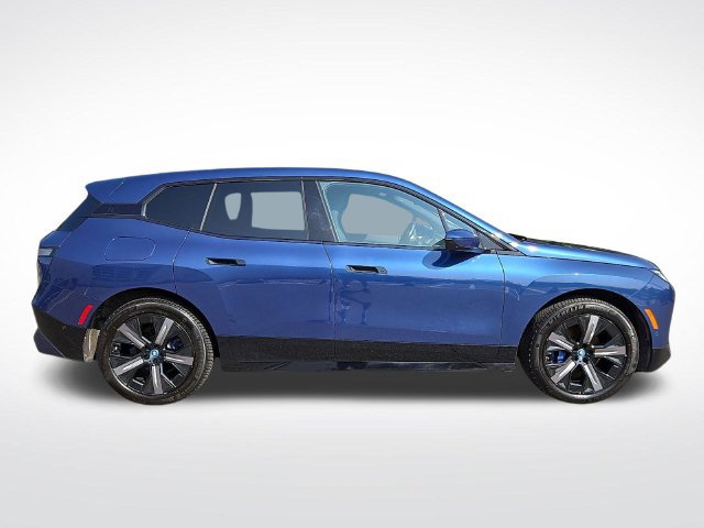 Used 2024 BMW iX xDrive50 w/ Sport Package AWD/4WD image 8