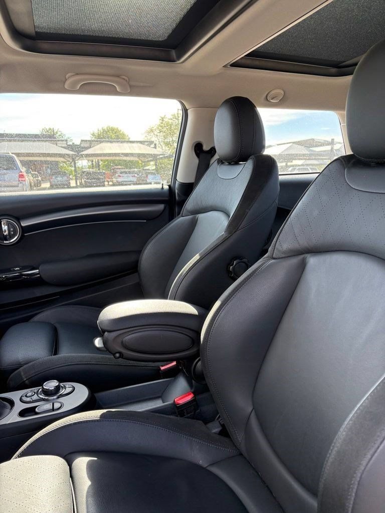 Used 2024 MINI Cooper SE w/ Signature Upholstery Package FWD image 10