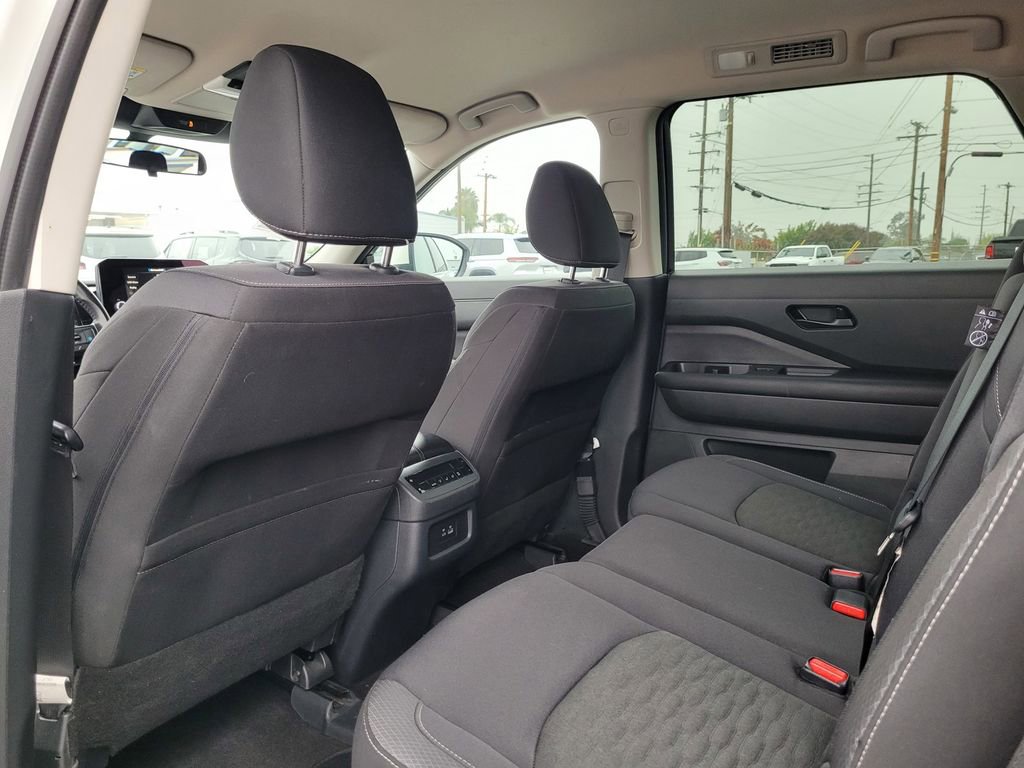 Used 2024 Nissan Pathfinder SV FWD image 15