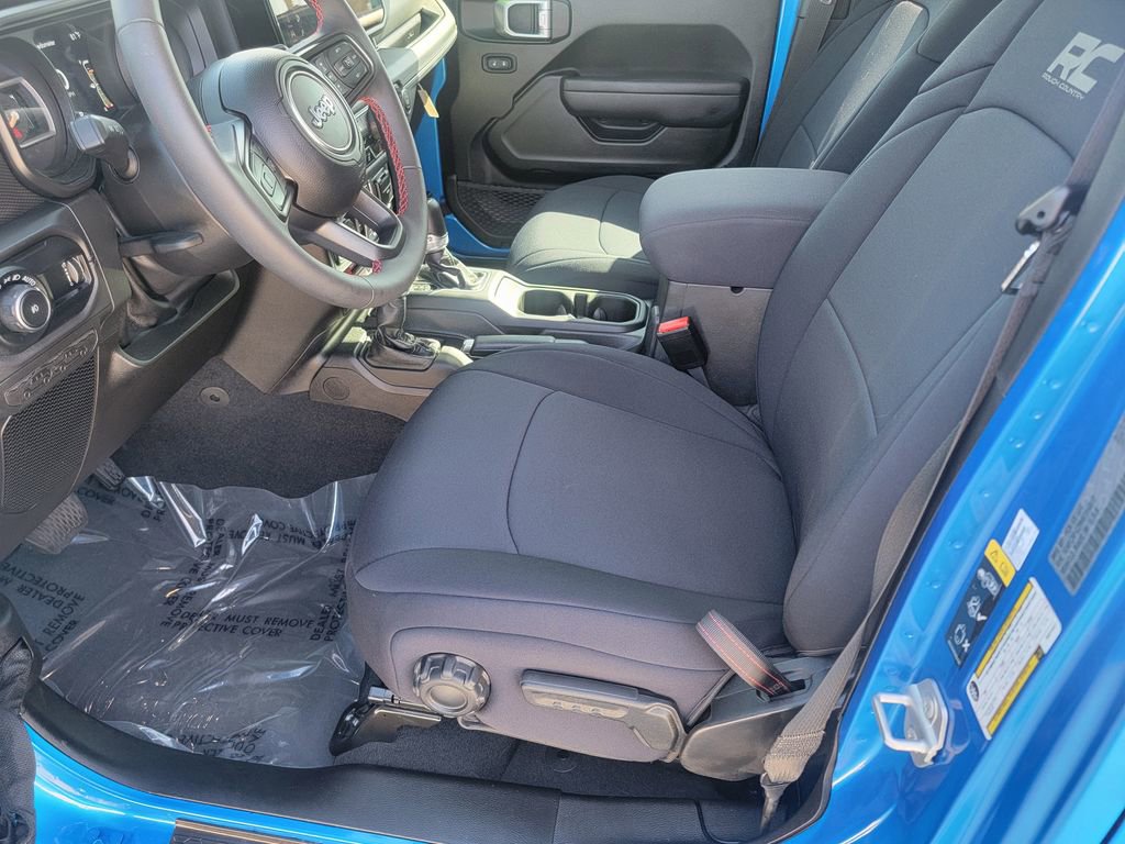 Used 2024 Jeep Wrangler Unlimited Rubicon w/ Technology Group image 12