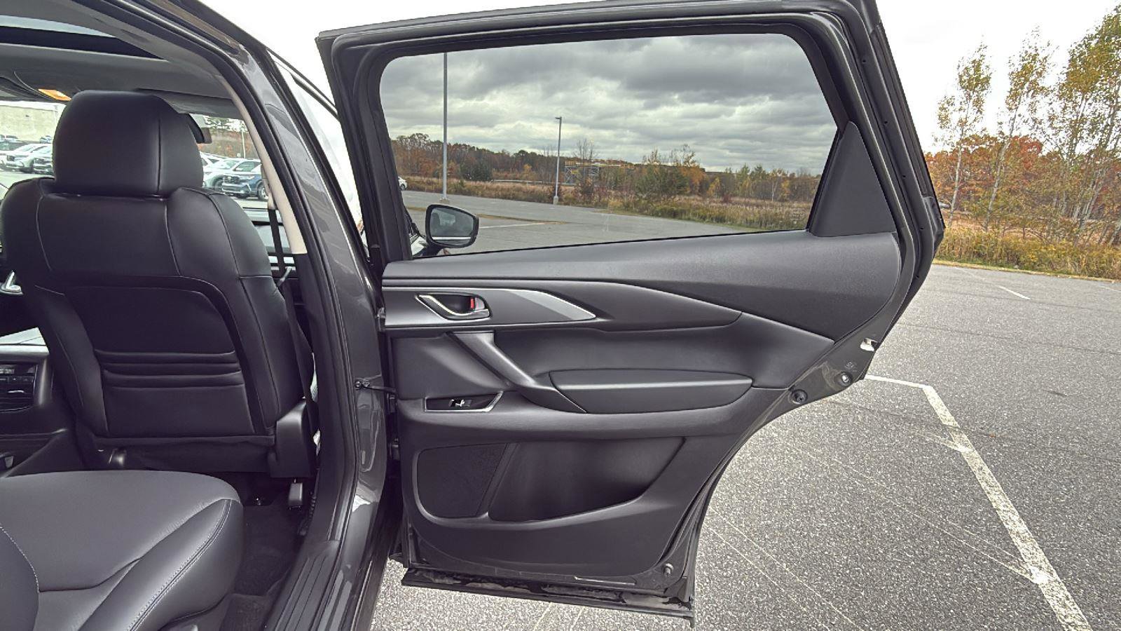 Used 2023 MAZDA CX-9 Touring image 19