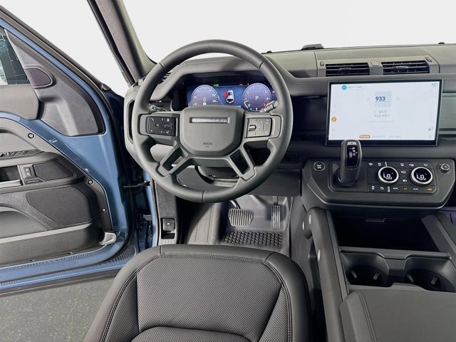 Used 2025 Land Rover Defender 110 S image 25
