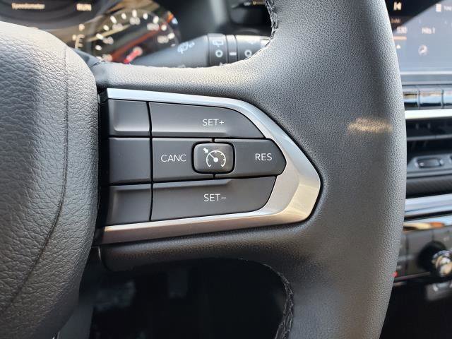 Used 2026 Jeep Compass Latitude image 10