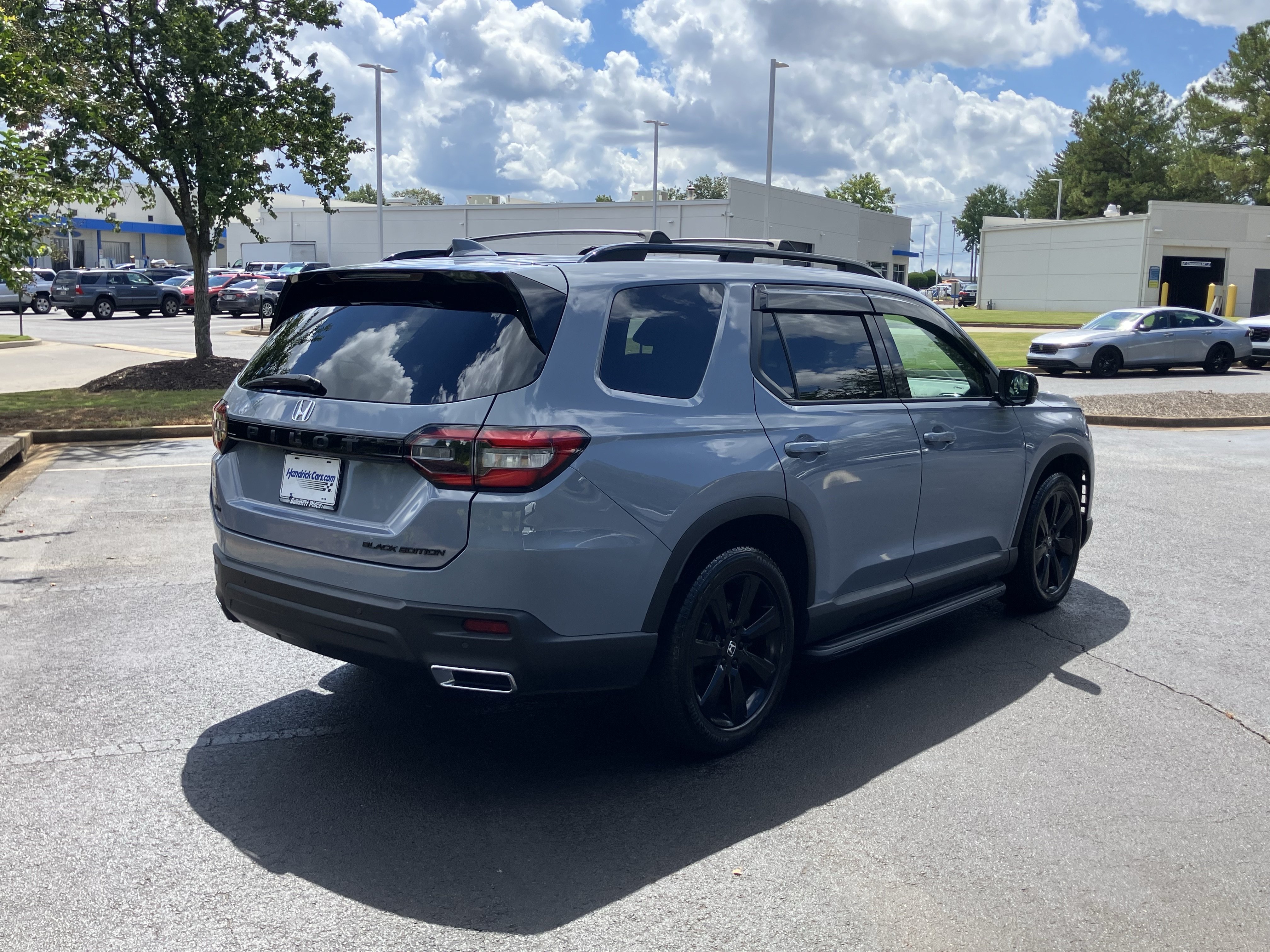 Certified 2025 Honda Pilot Black Edition image 10
