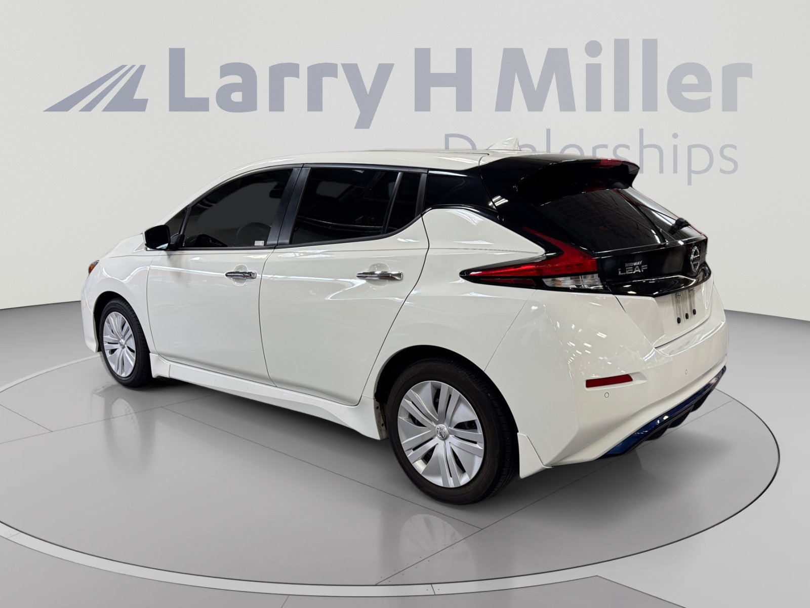 Used 2022 Nissan Leaf S FWD image 3