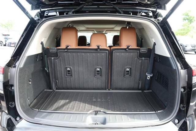 New 2026 Nissan Pathfinder Platinum AWD/4WD image 7