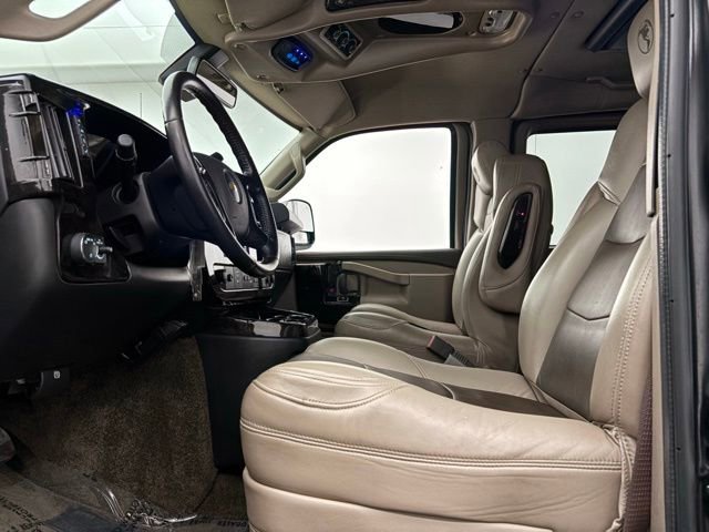 Used 2020 Chevrolet Express 2500 w/ Enhanced Convenience Package image 19