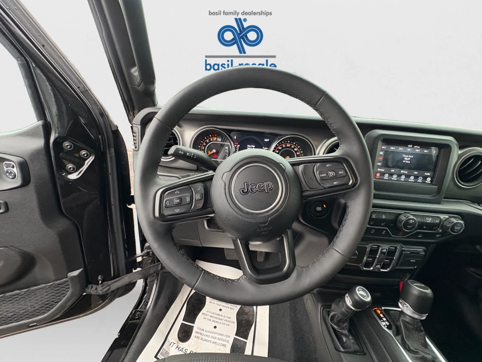 Used 2023 Jeep Gladiator Sport AWD/4WD image 12