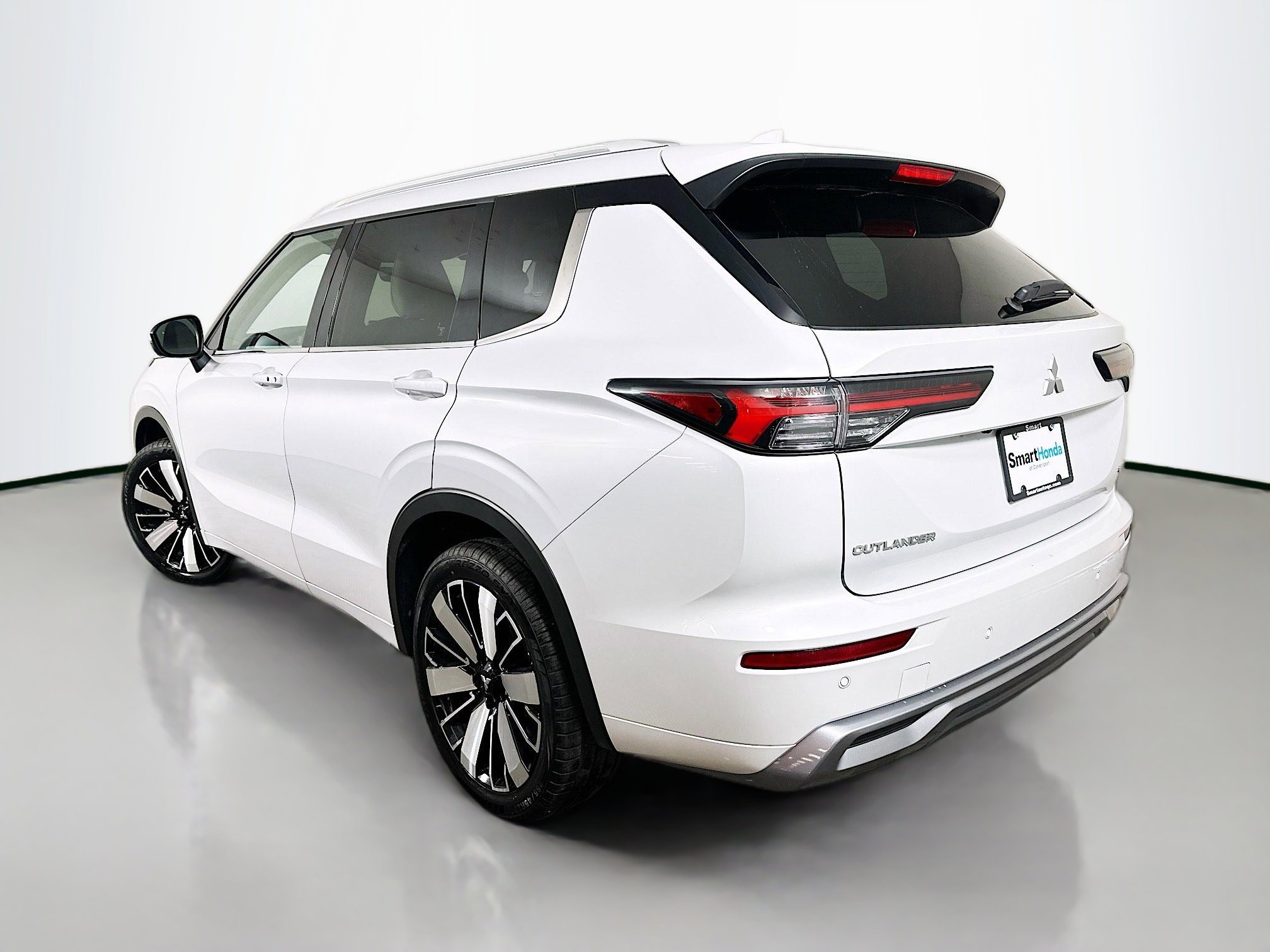 Used 2025 Mitsubishi Outlander SEL image 5