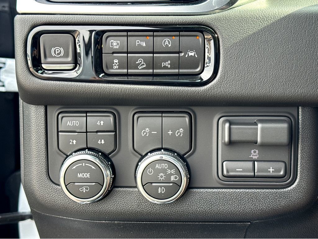 New 2026 GMC Yukon Denali image 12